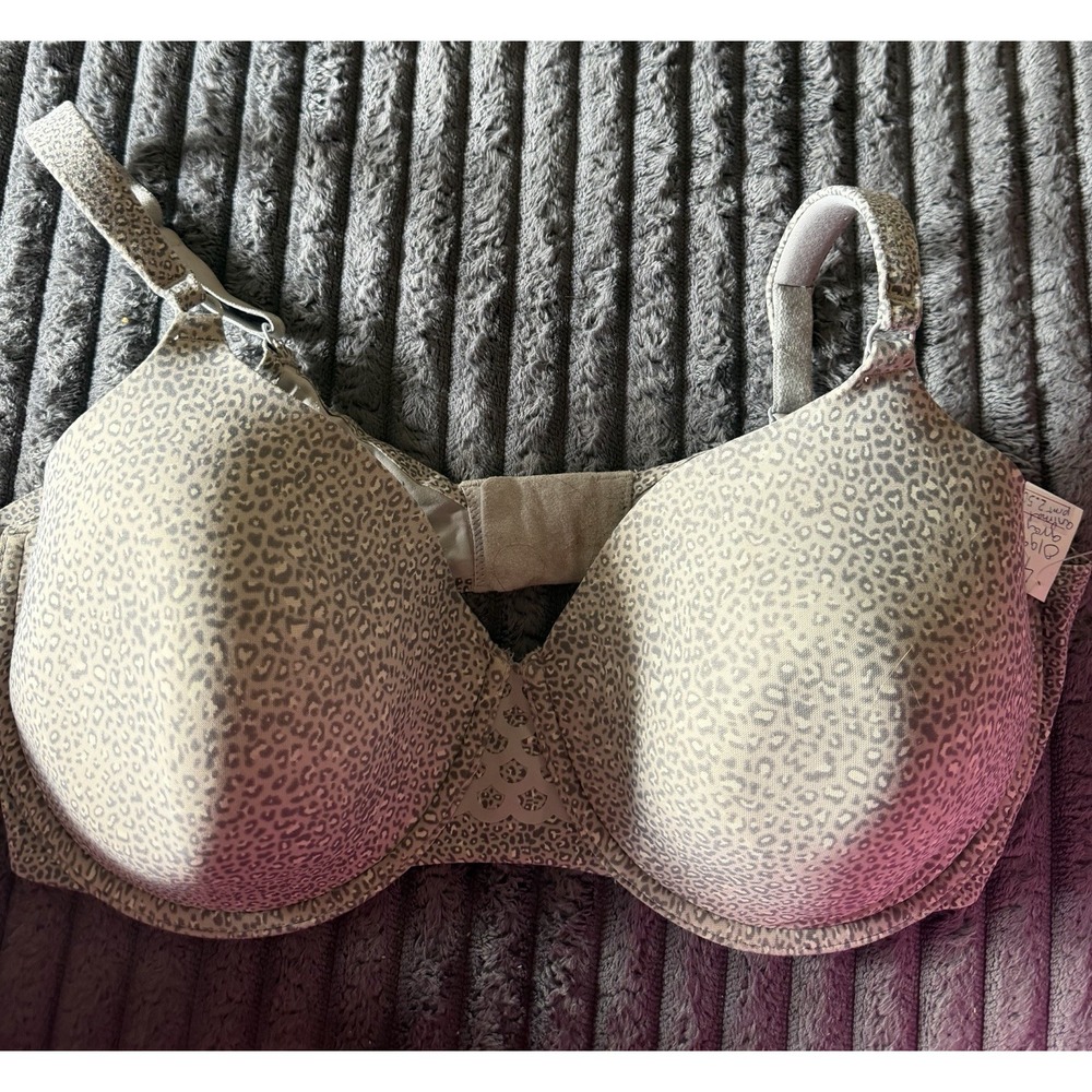 Olga 42D Bra Leopard Print Padded Underwire Adjustable Clasp Back A3-201
